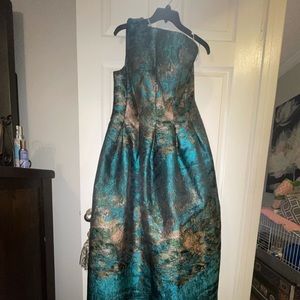 Kay Unger Cara Metallic Jacquard One Shoulder Gown Size 10